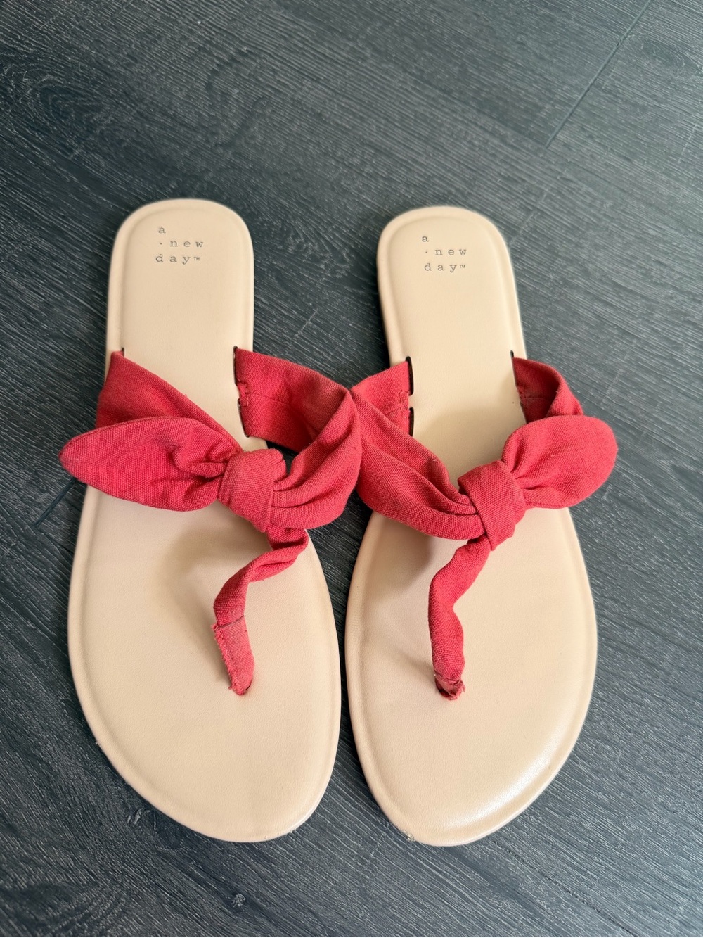 a new day Red Knot-Detail Slide Sandals